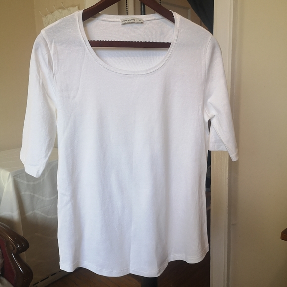 3/$20 Woolworths short sleeve top - Picture 1 of 8
